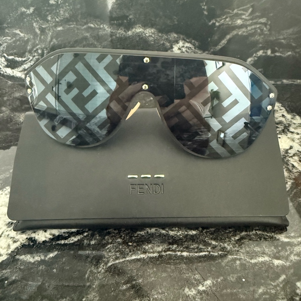 Fendi Black and Gray Women's Sunglasses